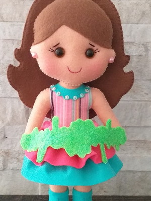 Boneca slime em feltro