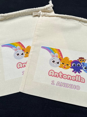 Saquinho festa infantil bolofofos 30x35 personalização temas