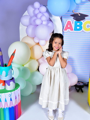 Vestido em linho 100% puro e bordado a mão!