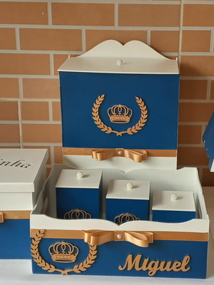 Kit higiene azul marinho com coroa