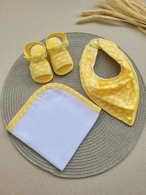Kit fralda de boca, babador bandana e sandália