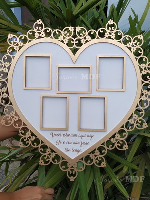 Placa coração para homenagem com 5 fotos