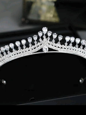 Coroa tiara zircônia noiva debutante porta coque prata