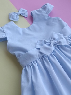 Vestido infantil azul claro
