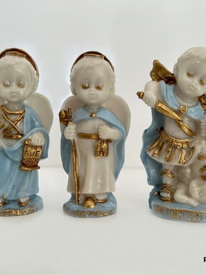 Trio arcanjos baby em resina - anjos gabriel, rafael, miguel