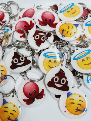 Chaveiro resinado emoji *