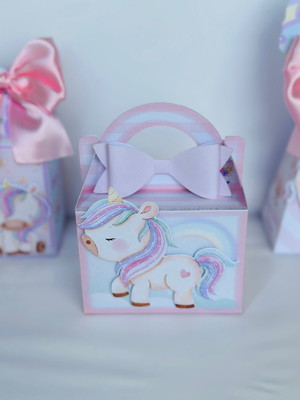 Caixa maleta do unicornio com aplique em 3d.