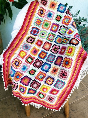 Manta de crochê multicolorida gabi