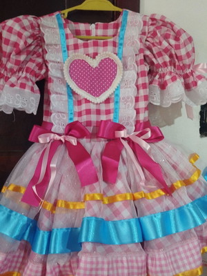 Vestido junino modelo coração