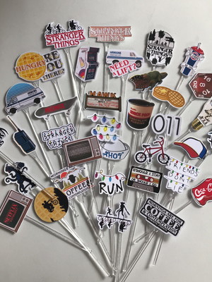 Topper stranger things objetos - kit 50 unidades