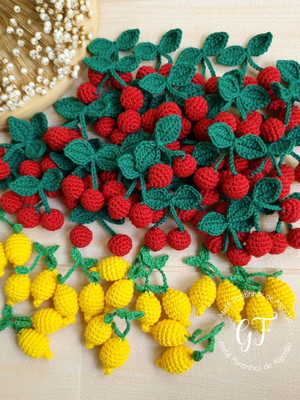 40 mini cerejas e 10 mini limões em crochê
