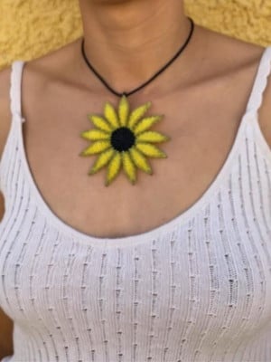 Colar girassol
