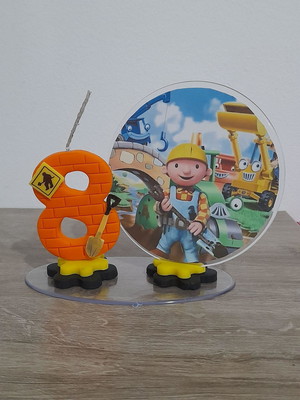 Vela de aniversário com cenário bob construtor