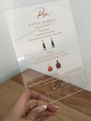 Cardápio em acrílico personalizado