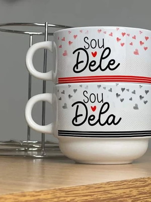 Torre com 2 canecas personalizadas