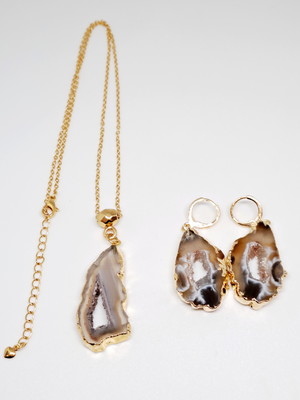 Conjunto ágata dourado