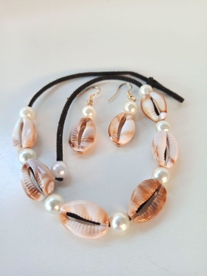 Conjunto de colar e brincos búzios