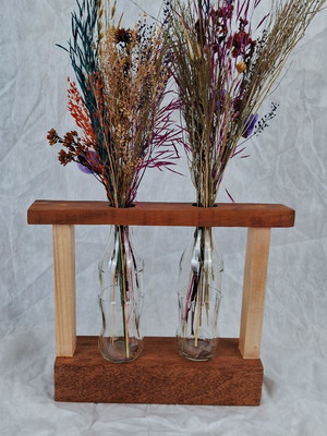 Suporte garrafa vidro com flores naturais desidratadas