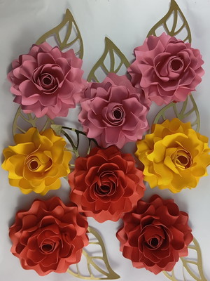 Kit com 3 flores rosa, 3 vermelhas e 2 amarelas