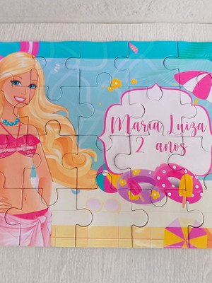 Quebra-cabeça pool party da barbie