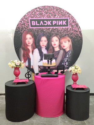 Aluguel - pegue e monte - decoração black pink
