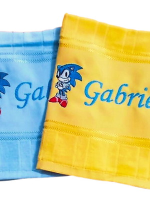 Toalha bordada sonic e nome