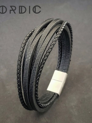Pulseira em couro tiras trançado