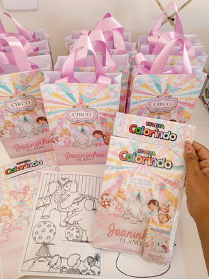 Kit 20 lembrancinhas luxo: 10kit colorir+10 sacolinhas circo