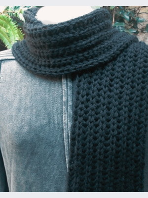 Cachecol em tricô masculino preto
