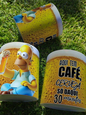 Caneca aqui tem café