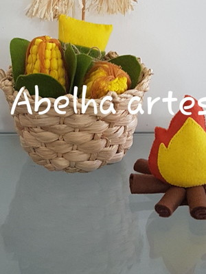 Kit junino mini cesto com milhos e uma mini fogueira