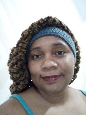 Boina caída feminina de crochê