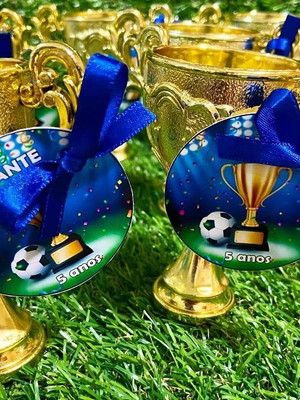 Mini troféu com tag personalizada