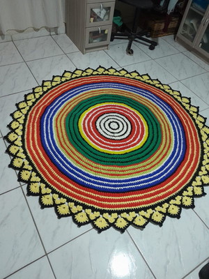 Tapete crochê multicolorido fio de malha