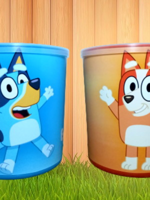 Kit com 15 latas tipo ninho bluey com massinha
