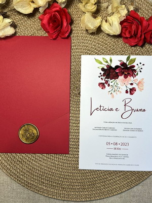 Convite de casamento envelope bico marsala com lacre