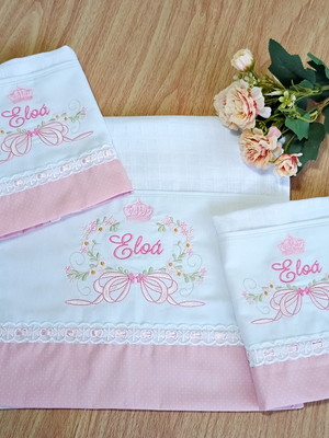 Fralda bordada e fraldinha de boca personalizada flores rosa