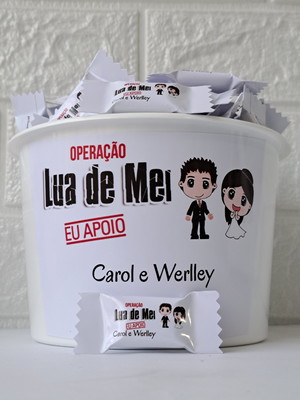 1 balde com 100 balas operação lua de mel