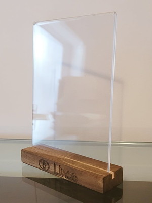 Kit 10 displays 10x15 em acrílico com base em madeira pinus