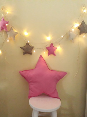 Kit almofada estrelas+banquinho infantil