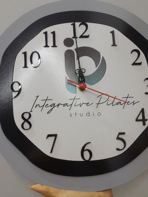 Relógio personalizado com sua logomarca