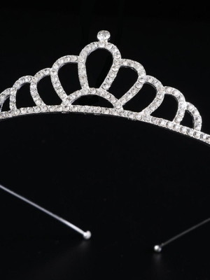 Tiara coroa princesas daminha strass prata