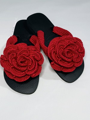 Havaianas customizada com crochê