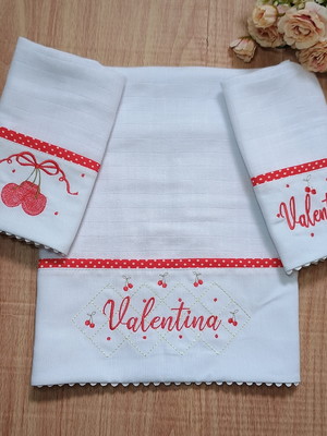 Kit de fralda ombro e boca personalizada cerejinha