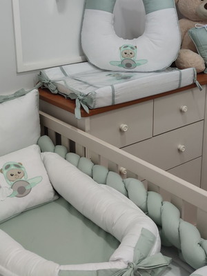 Enxoval completo 13 peças meninos branco com verde aviador
