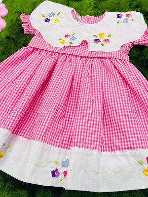 Vestido-bordado a mão- 2 anos= 3 anos