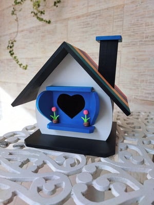 Casinha de passarinho colorida