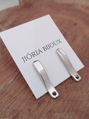 Base de brinco longa ondulada prateada (2,5 cm)