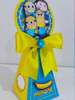 Caixa pirâmide minios personalizada 3d