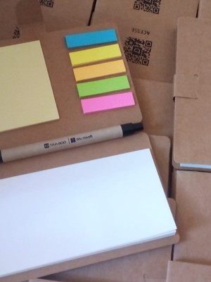 Bloco com post it e caneta personalizado